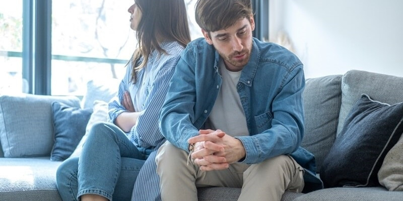 emotionally detached couple